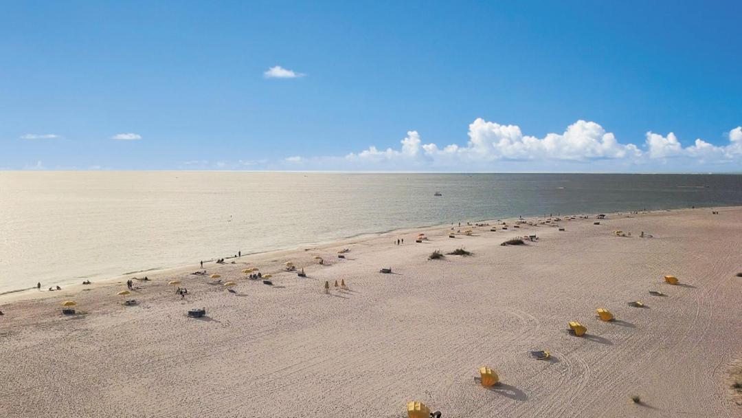 The Sands Of Treasure Island Hotel St. Pete Beach Exterior photo