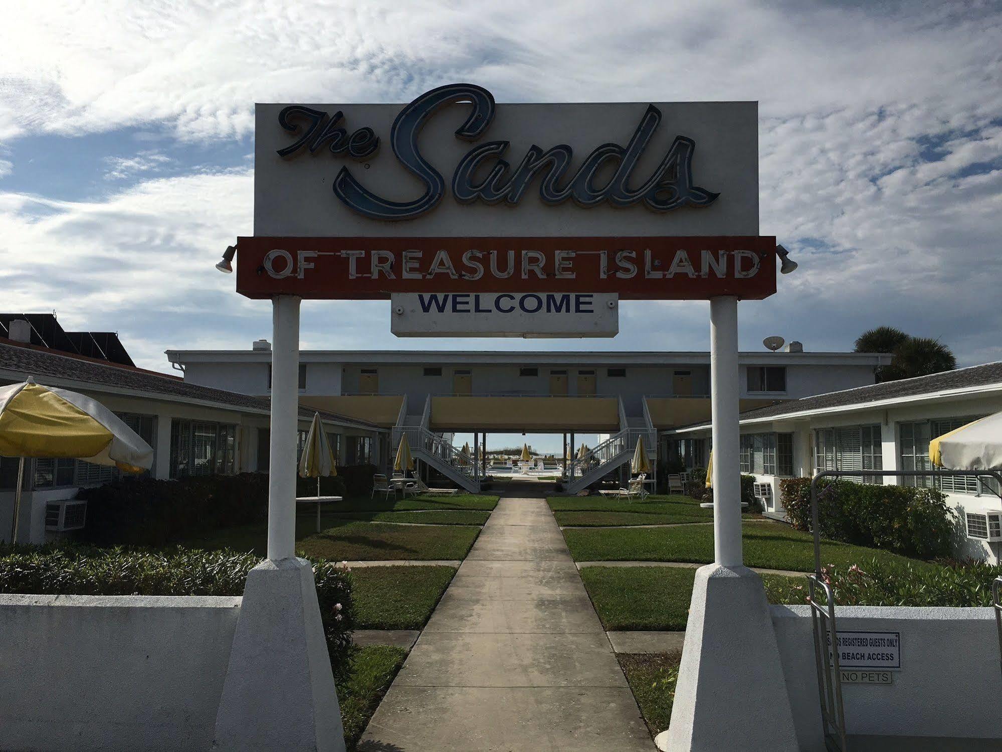 The Sands Of Treasure Island Hotel St. Pete Beach Exterior photo