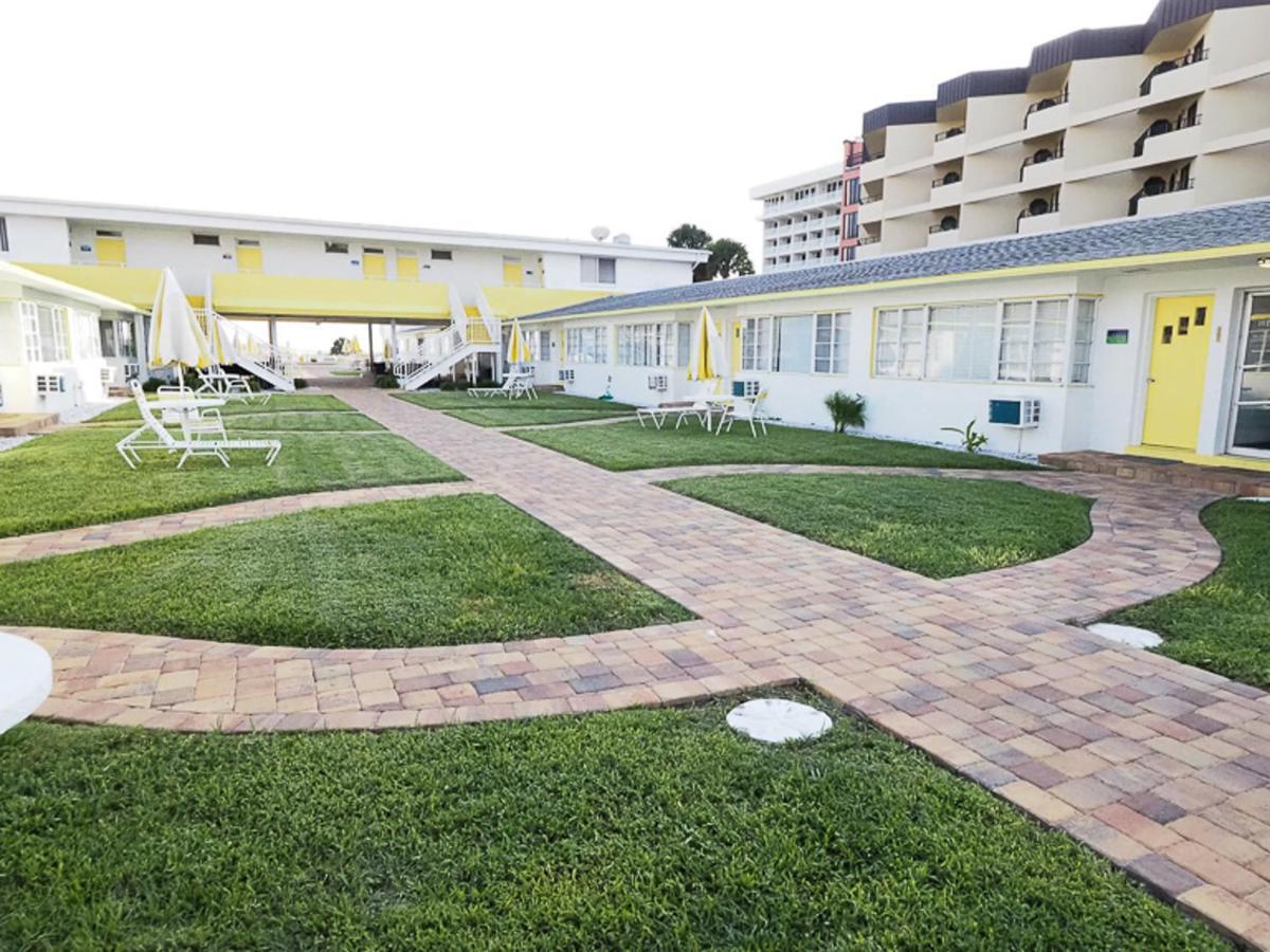 The Sands Of Treasure Island Hotel St. Pete Beach Exterior photo