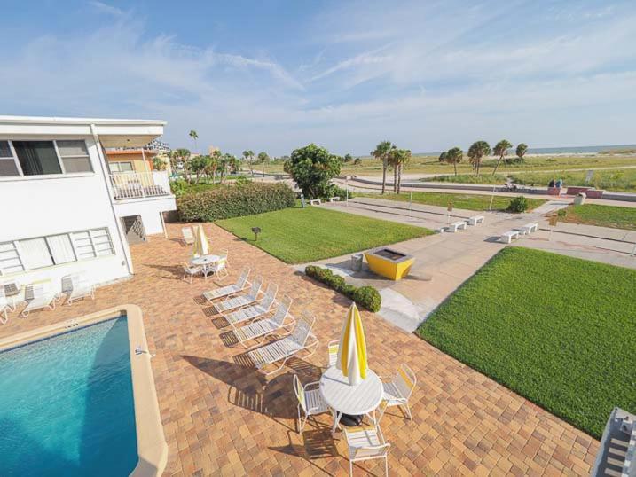 The Sands Of Treasure Island Hotel St. Pete Beach Exterior photo